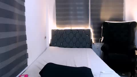 angella_dior online show from October 30, 5:24 pm