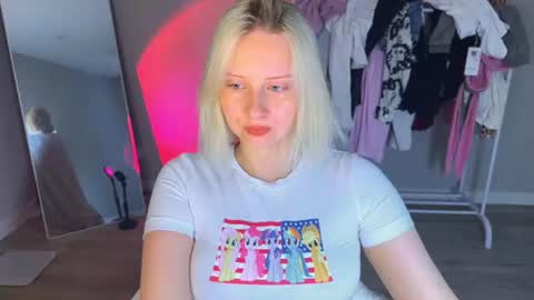 Cutie online show from June 28, 11:17 am