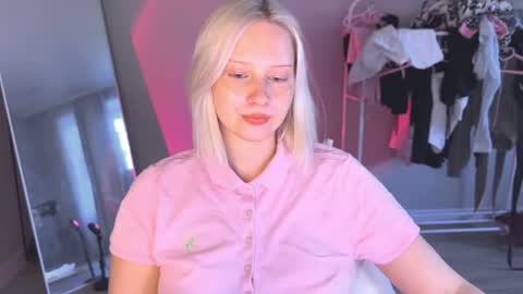 Cutie online show from August 3, 12:33 pm