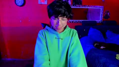 Snapshot of angellonfire chatting on March 10, 8:50 am Angel  online show from March 10, 8:50 am