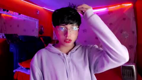 Snapshot of angellonfire chatting on September 18, 5:55 am Angel  online show from September 18, 5:55 am