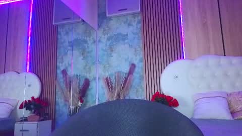 angellys online show from June 10, 4:06 pm