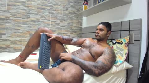 angelo_evans33 online show from January 9, 4:19 am