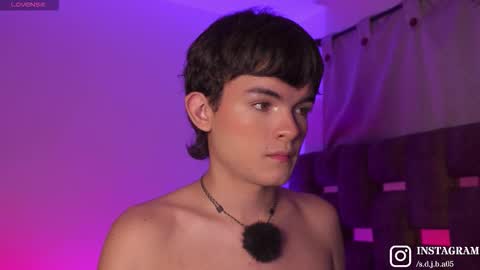 Angelo I work from home this is my room  online show from November 18, 6:27 am