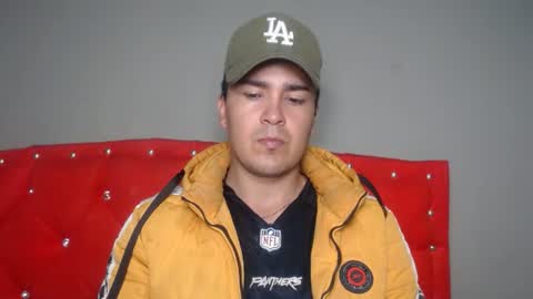 angels_0001 online show from August 3, 9:04 am