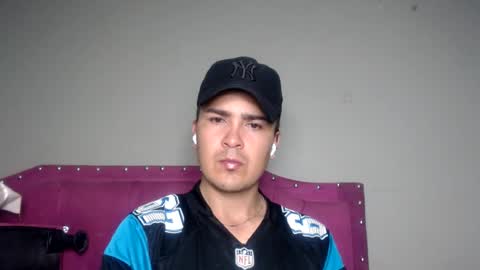 angels_0001 online show from July 26, 9:40 am
