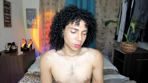 angelwhitte online show from April 6, 1:36 am