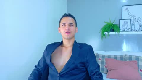 A N G E O  online show from December 22, 12:45 pm