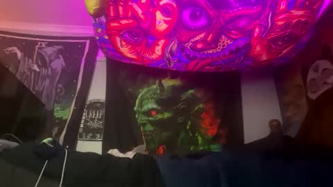 Snapshot of angusbone01 chatting on September 10, 8:15 am angusbone01 online show from September 10, 8:15 am