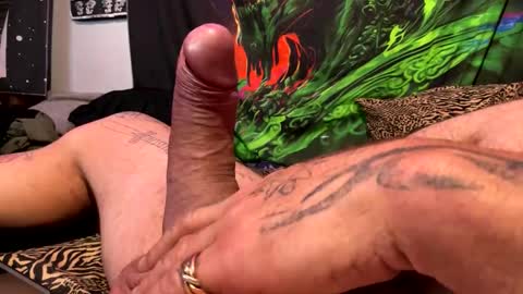 Snapshot of angusbone01 chatting on October 27, 9:48 pm angusbone01 online show from October 27, 9:48 pm