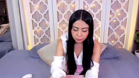 aniie_west online show from February 25, 12:16 pm