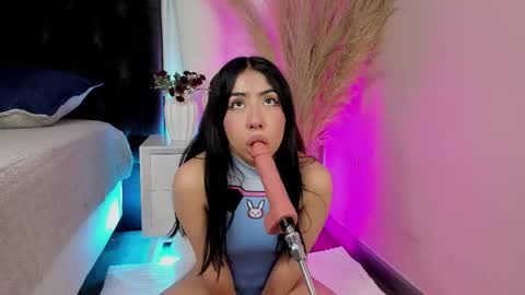 aniie_west online show from September 12, 1:46 pm