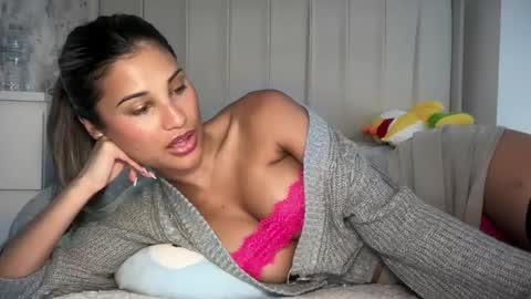 anisha online show from June 15, 11:13 am