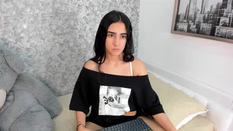 anika_h online show from March 26, 12:21 pm