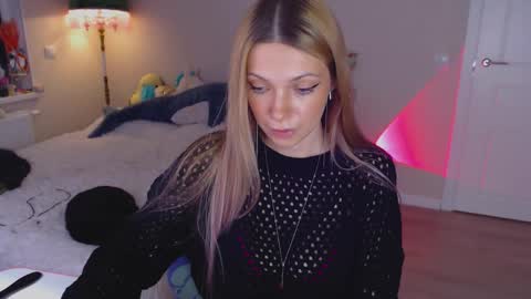 anita_moon_ online show from October 11, 12:37 am