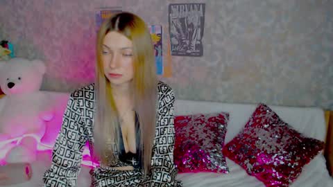 anita_moon_ online show from January 7, 12:03 am
