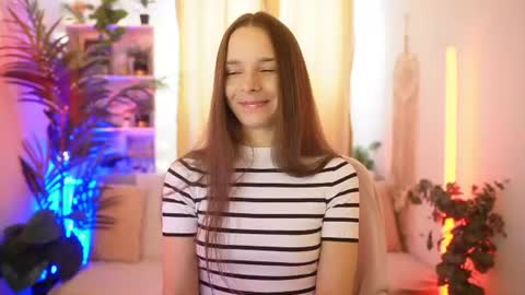 x Anna Leah x online show from July 9, 1:37 pm