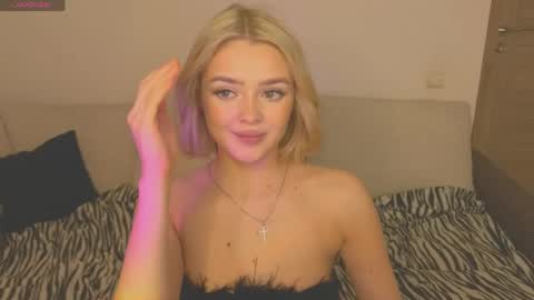 Anna online show from March 17, 2:22 pm