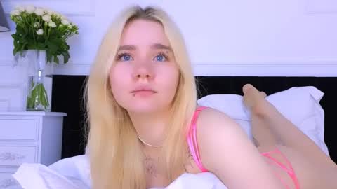 AnnaBelle online show from October 4, 2:53 am