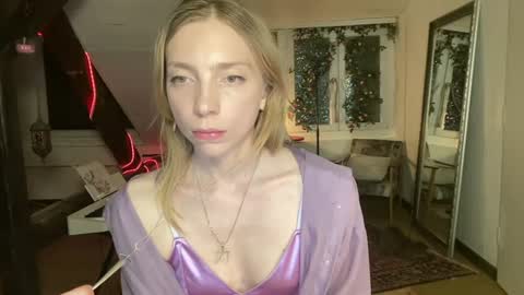 Anna Darko online show from June 18, 9:09 pm