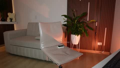 Anita online show from March 9, 2:05 am