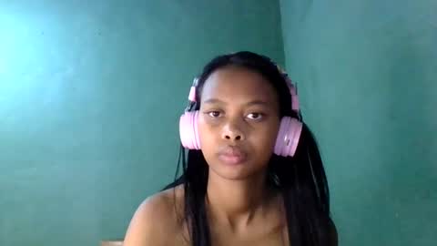 annah361037 online show from July 28, 2:13 pm