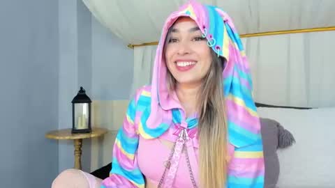 Anna Victoria online show from December 4, 5:54 am