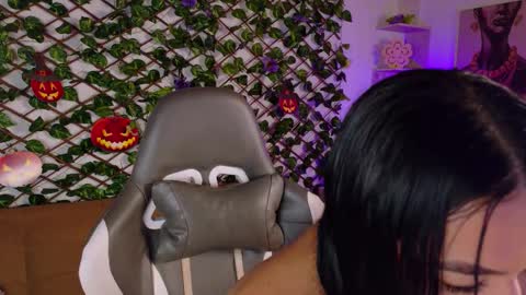 annie_barozzi online show from October 18, 2:54 pm