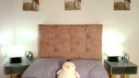 Annie Bonnie   online show from March 26, 11:59 am