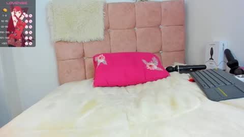 Snapshot of annie_collen chatting on February 26, 11:41 pm Anna online show from February 26, 11:41 pm