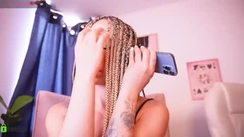 Annie online show from October 31, 2:50 pm