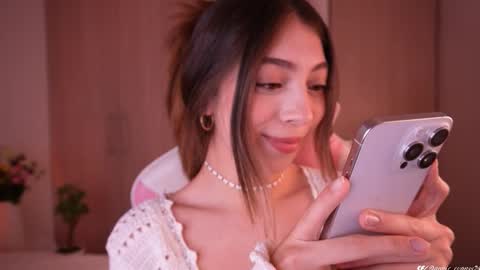 Snapshot of annie_evans24 chatting on March 5, 11:05 pm Annie Evans online show from March 5, 11:05 pm