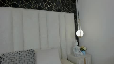 im annie   online show from January 5, 5:27 pm