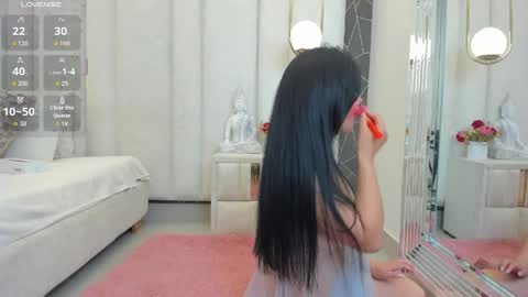 im annie   online show from April 7, 1:02 pm