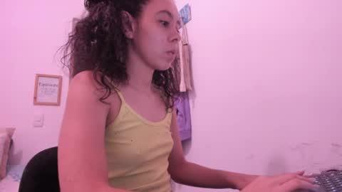 annie_rosse1017 online show from May 14, 11:36 pm