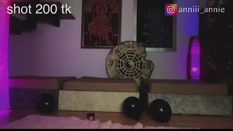 JEANNE no olvides seguirme dont forget follow me  uu online show from November 12, 5:10 am