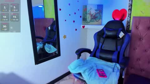 Anniee online show from March 25, 1:18 pm