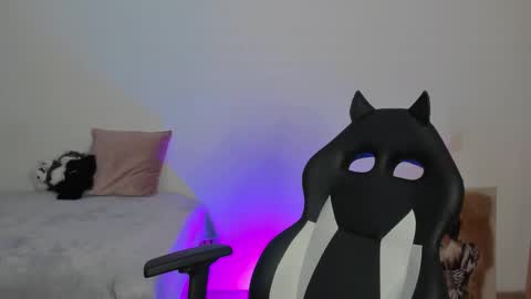 Annie online show from October 24, 3:51 am