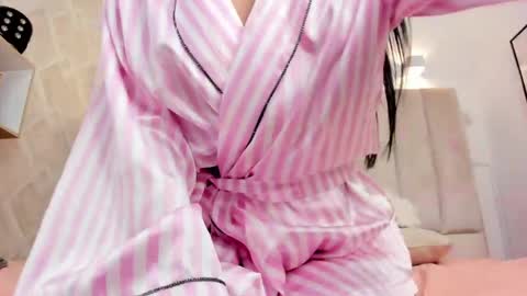 Annie Queen online show from March 28, 8:27 am