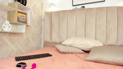 Annie Queen online show from February 7, 7:22 am