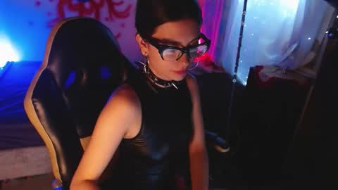 Snapshot of anniie_walker chatting on October 22, 3:31 am Annie Walker online show from October 22, 3:31 am