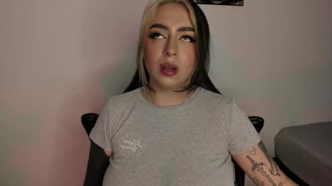 Annika online show from November 2, 9:59 pm