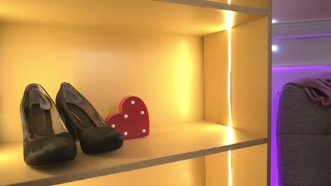 Ana online show from November 20, 11:31 am