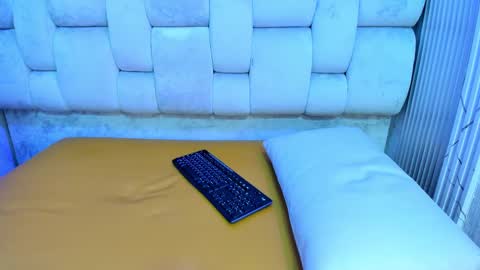 annyeli_bigtits online show from February 20, 7:01 am