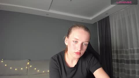 AnnyFourse online show from December 3, 3:17 pm