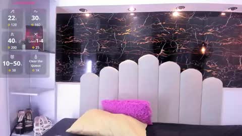 Anny online show from November 12, 8:44 pm