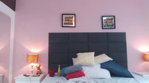 annysmitth online show from January 11, 11:24 pm