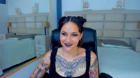 AnnyT online show from November 9, 9:06 pm