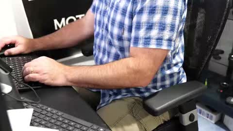 D online show from October 1, 1:21 pm