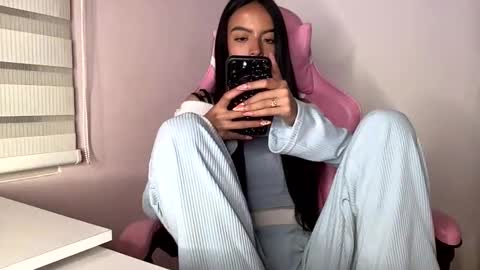 anotella_aa online show from November 26, 11:45 pm